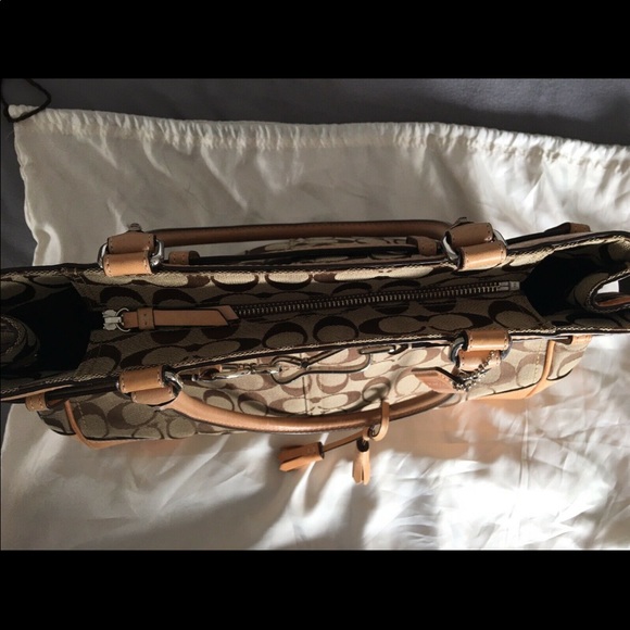 Coach classic tote - Picture 3 of 7